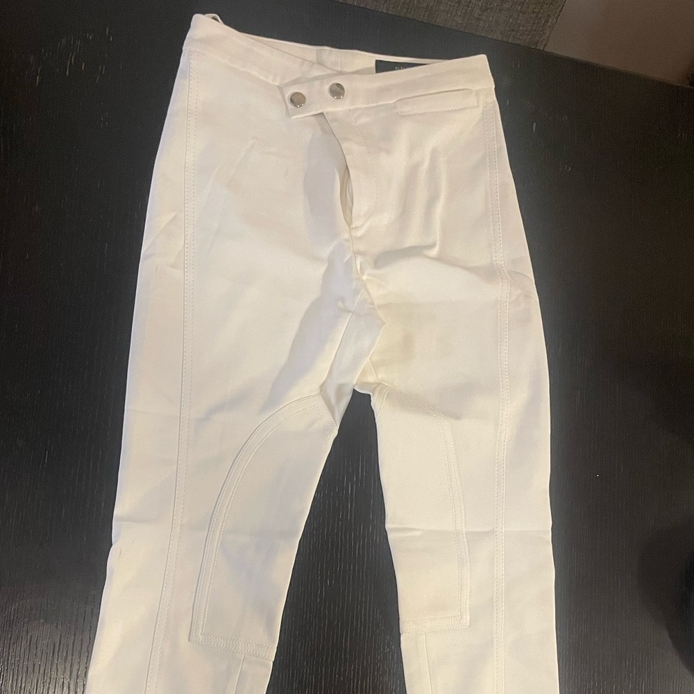 Gucci white pants size 40
